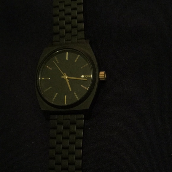 Nixon Minimal “the time teller” watch mint!! - Picture 3 of 6